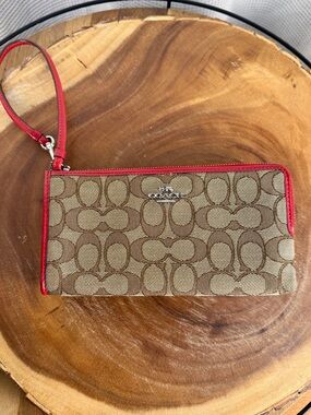 Coach Corner Zip Signature Canvas Wristlet Khaki Red Leather Trim F58033 EUC